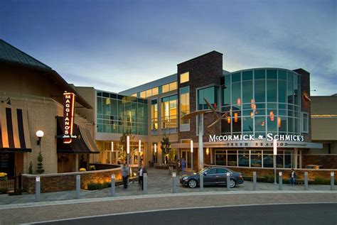 beachwood ohio shopping mall.